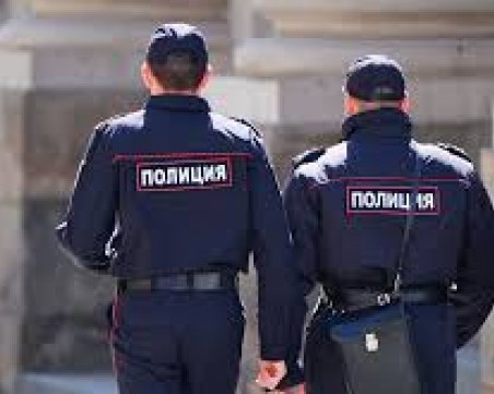 Англичанка краде в наш курорт, спипаха я с чужд портфейл