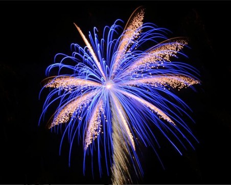 Испанска певица загина заради фойерверк