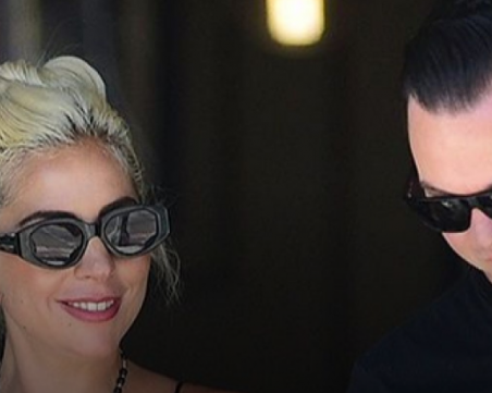 Лейди Гага показа новото си гадже на музикален фестивал