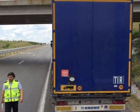 Потвърдиха присъдата на инспектор от ДАИ, закован да взима рушвет със скрита камера