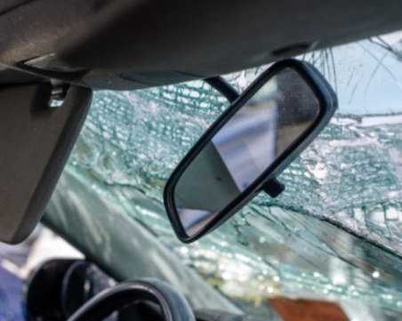 Кола падна от мост край Велико Търново, 19-годишен шофьор загина