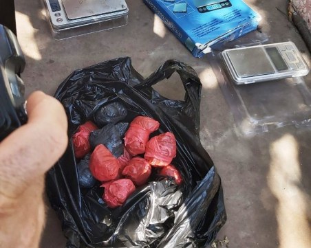 Спипаха мъж с амфетамин в Пазарджик, претърсиха и дома му