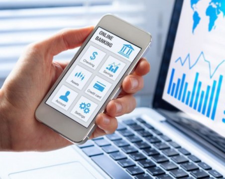 Банките ни натискат да банкираме онлайн, за да пестят от офиси и заплати