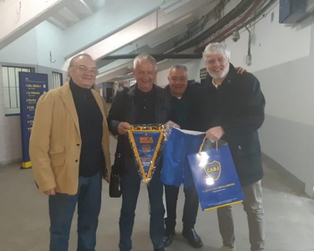 Босът на Локо почерпи опит от Бока Хуниорс