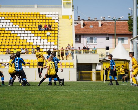 Ботев с равенство срещу Интер на детския турнир в Коматево