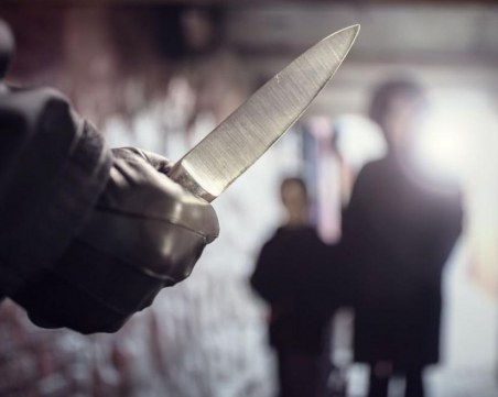 Апаш нападна италианец на гарата в Пазарджик и го ограби