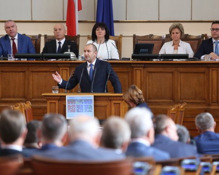 Депутатите отхвърлиха ветото на президента върху Закона за военното разузнаване