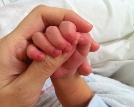 74-годишна роди близначки в Индия