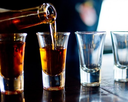 Алкохолът е най-евтин у нас, най-скъп във Финландия