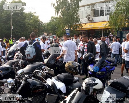 Над 200 пешеходци и рокери потеглят от Белащица, настояват кариерата да спре