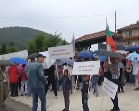 Пловдивчани на протест срещу кариера за добив на инертни материали, блокираха Околовръстното