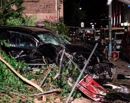 Порше помете хора на тротоар, 4-ма загинаха