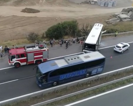 8 души са в болница след катастрофата между бус и ТИР на Хемус