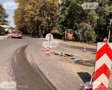 Дупка на пловдивски булевард зее на мястото, където пропадна автобус