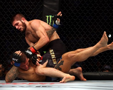 Хабиб доказа, че е номер 1, остана непобеден