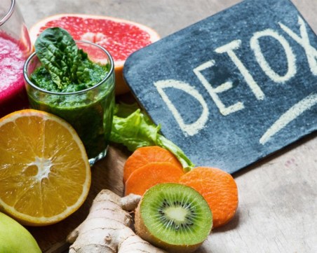 Детокс напитки, които изгарят мазнините, докато спите