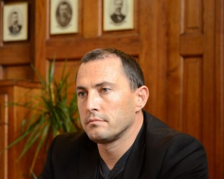 Ральо Ралев плати гаранцията си, очакват завръщането му в кметството на 