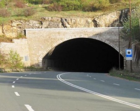 Ремонт затваря тунел 