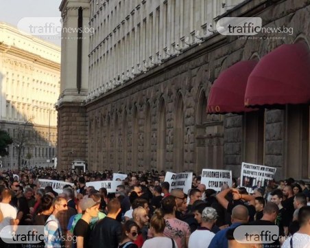 2500 души се включиха в Марша на законността в подкрепа на Иван Гешев