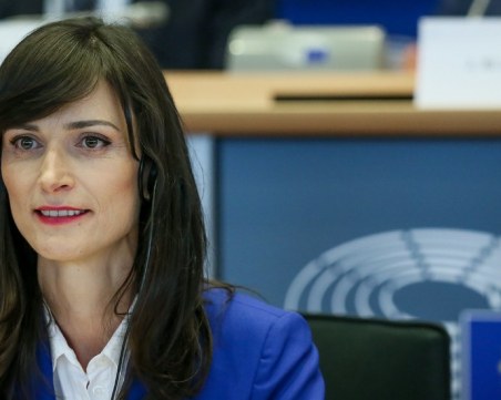 Мария Габриел поема иновациите и младежта в Еврокомисията