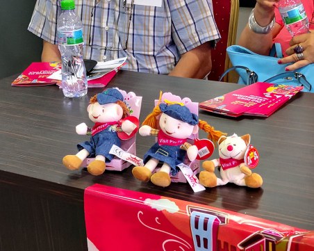 Играчките Спас, Неда и Тримон рекламират Стария град на Пловдив