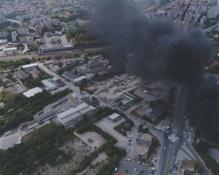 Пожар избухна в Шумен, изпепели тонове гуми