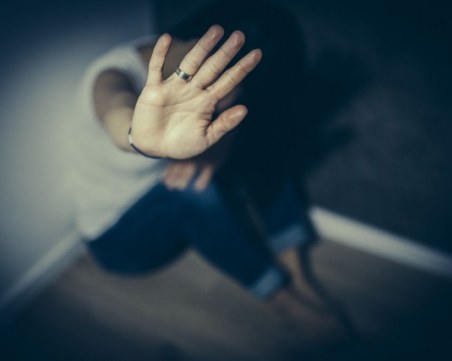 Съпруг преби жена си в Кърджалийско, заплаши я с убийство