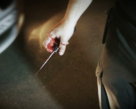 Тийнейджър намушка с нож 33-годишен мъж