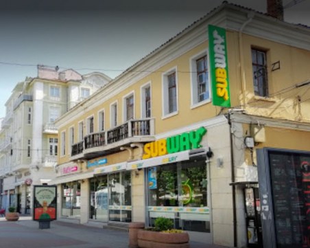 Незаконна реклама докара глоба на известна верига за бързо хранене в Пловдив