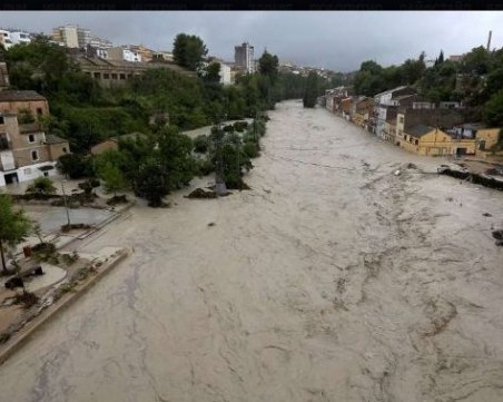 Българи блокирани от бедствието в Испания след поройните дъждове