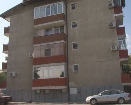 Фекални води текат по улица в пловдивско село! Хората се притесняват от зарази