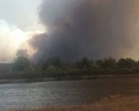 Голям пожар над Котел, 150 души гасят огъня