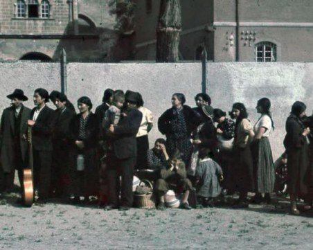 Откриха масов гроб на роми в бивш нацистки концлагер в Чехия