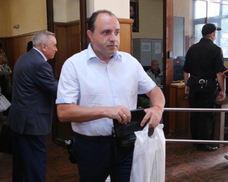 Съдът върна на поста кмета на Костенец, той отписа изборите