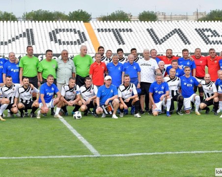 Ветераните на Локо и Динамо Москва не се победиха в голово шоу