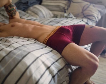 Защо мъжете пращат снимки на достойнството си?