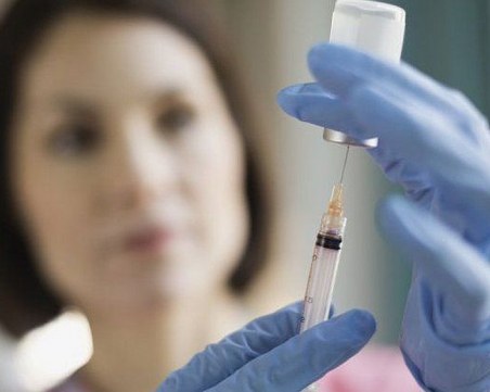 Безплатни ваксини срещу грип за пенсионерите с хронични заболявания, джипитата в неведение