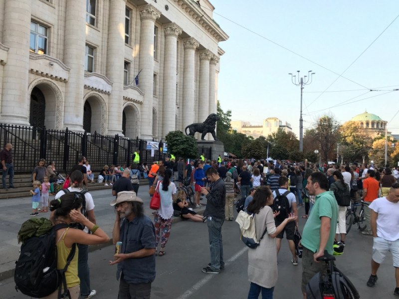 Без роми, батки и ексцесии на протеста пред Съдебната палата