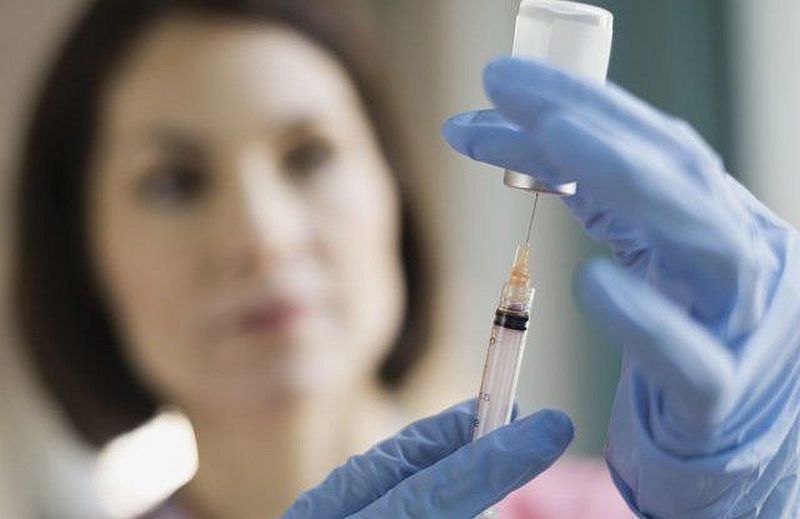 Безплатни ваксини срещу грип за пенсионерите с хронични заболявания, джипитата в неведение