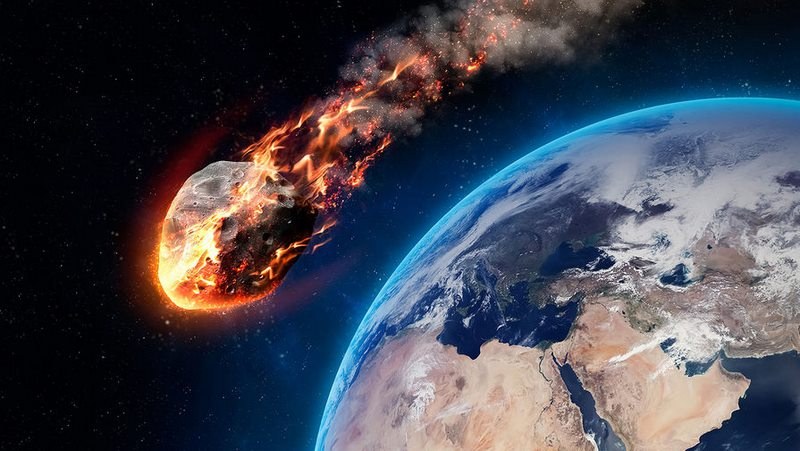 Огромен астероид ще прелети край Земята