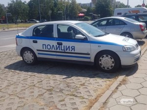 Мъж блъсна свой съсед докато си ремонтира колата в Пловдив, след това го смазаха от бой