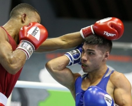 Даниел Асенов с победа на световното по бокс