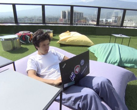 18-годишен българин прави фурор в научните среди – мечтае да създаде изкуствен интелект