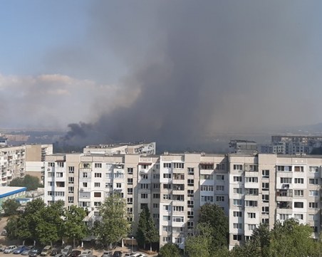 Голям пожар опуши столичните квартали 