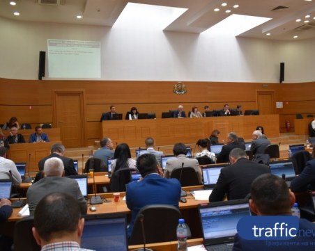 Ще се прехвърли ли предизборната кампания в местния парламент? Общинарите заседават