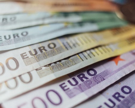 На гърците пак им намаляват данъците