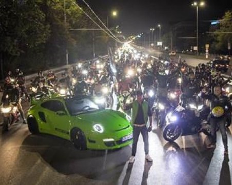 Нощно каране в София и Пловдив! Мотористи организират обиколки на градовете