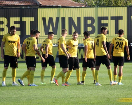 Ботев замина за Варна без Александър Тонев