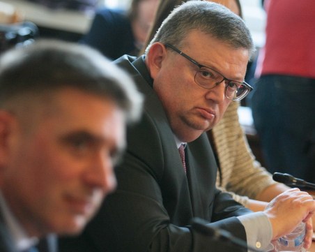 Ще падне ли бързият съд за убийци? Цацаров и министър Кирилов в разнобой