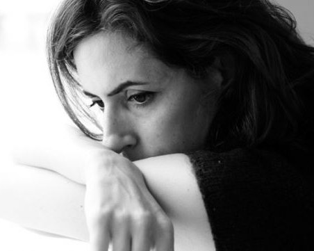 Хората между 25 и 34 години са най-нещастни